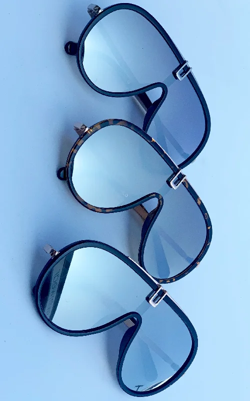 Sunglasses: Teardrop Aviator Sunnies